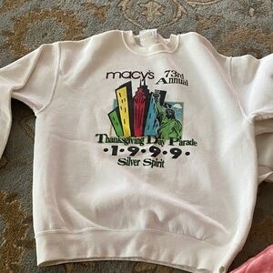 Vintage 1999 Macy's  Thanksgiving Day Parade Sweatshirt $50 M see tiny stain